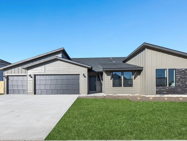 Building Photo - 3831 W Piscina Dr