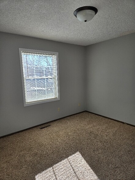 Building Photo - 2308 Crescent