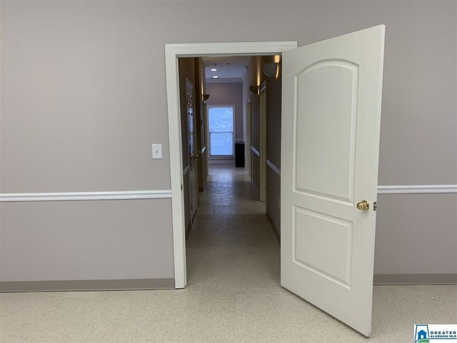 Building Photo - 490 Wildwood Cir N