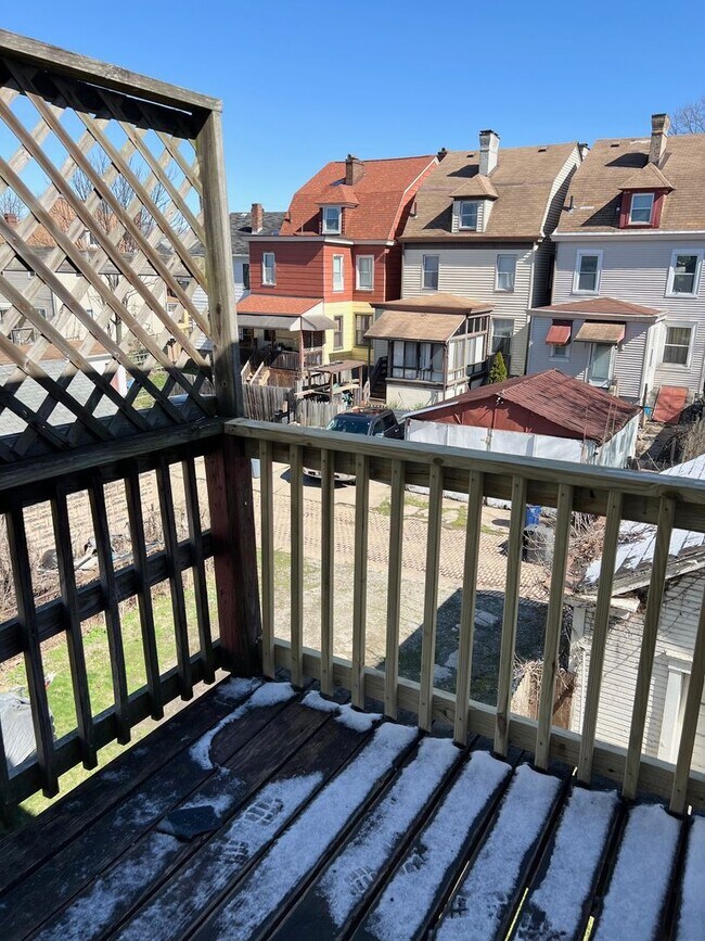 Building Photo - 3010 Zephyr Ave