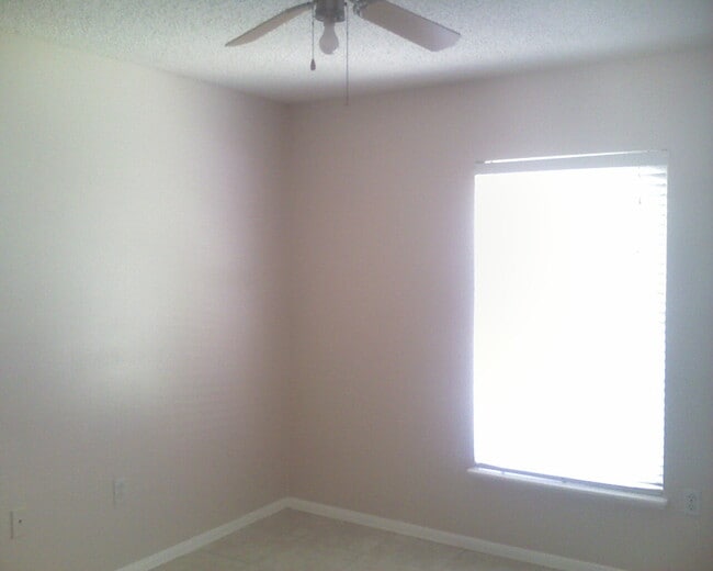 Building Photo - 1745 W Marshall Lake Dr