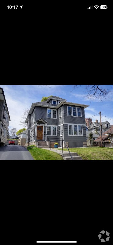 Building Photo - 477 Maplewood Ave