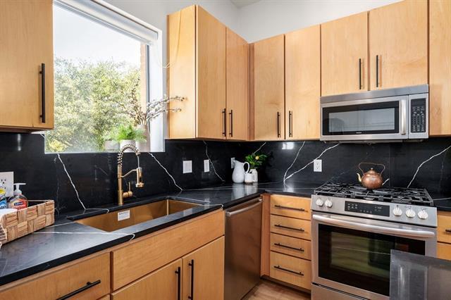 Building Photo - 4111 Newton Ave