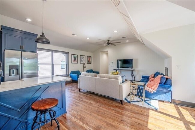 Building Photo - 767 Terry St SE