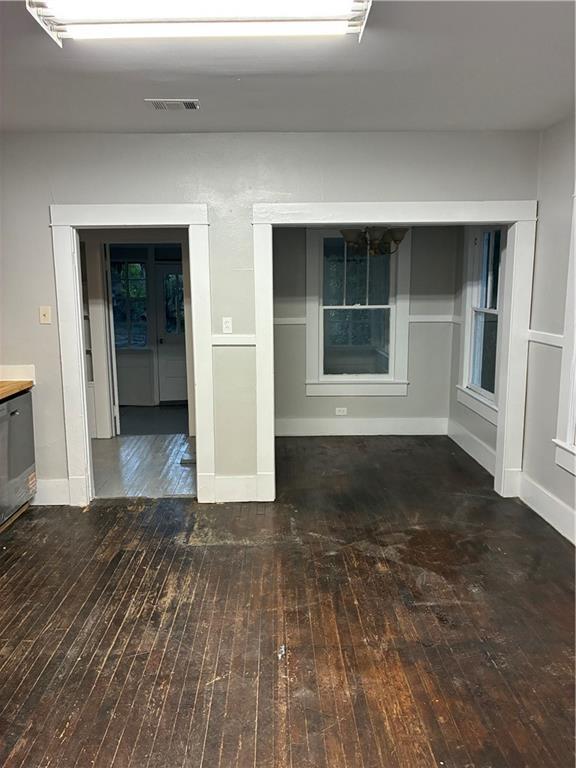 Building Photo - 113 N Carlen St