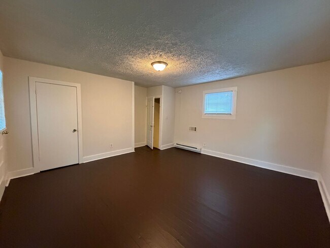 Building Photo - 2 N McLin St SW