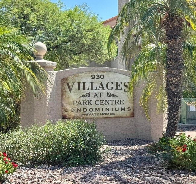 Building Photo - 930 N Mesa Dr