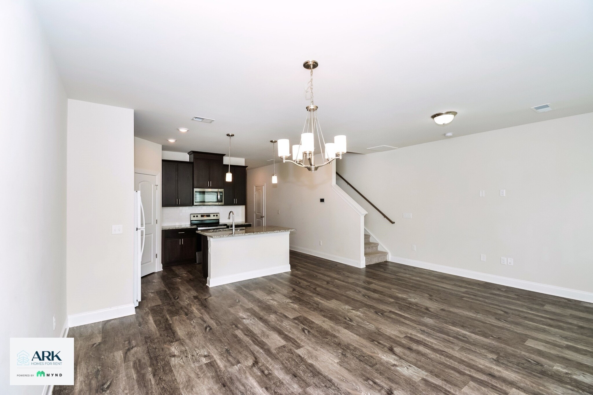 Building Photo - 831 Holland Ct