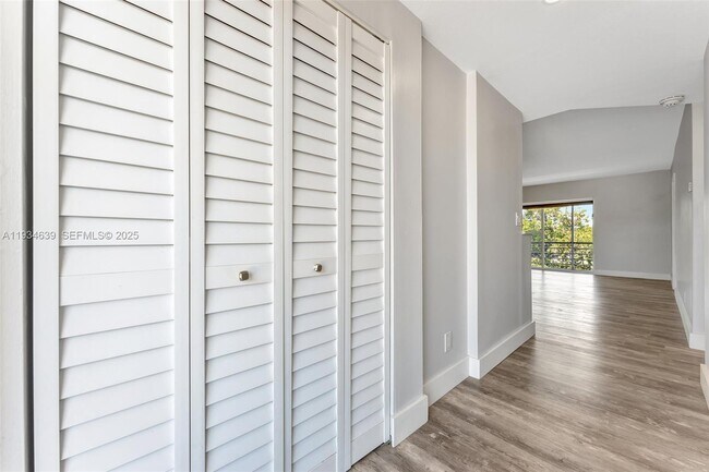 Building Photo - 1400 NE 57th Ct