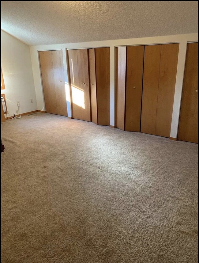 Building Photo - 2873 Springdale Ln