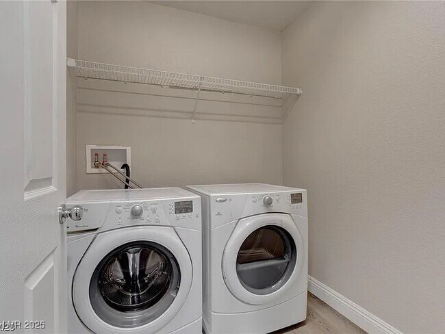 Building Photo - 7021 Town Forest Ave