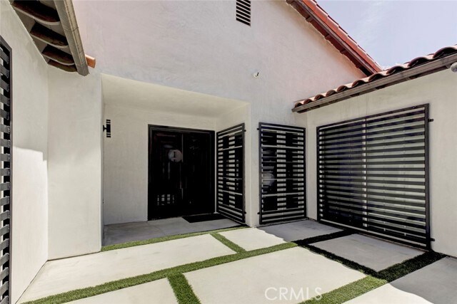 Building Photo - 9450 Tampa Ave