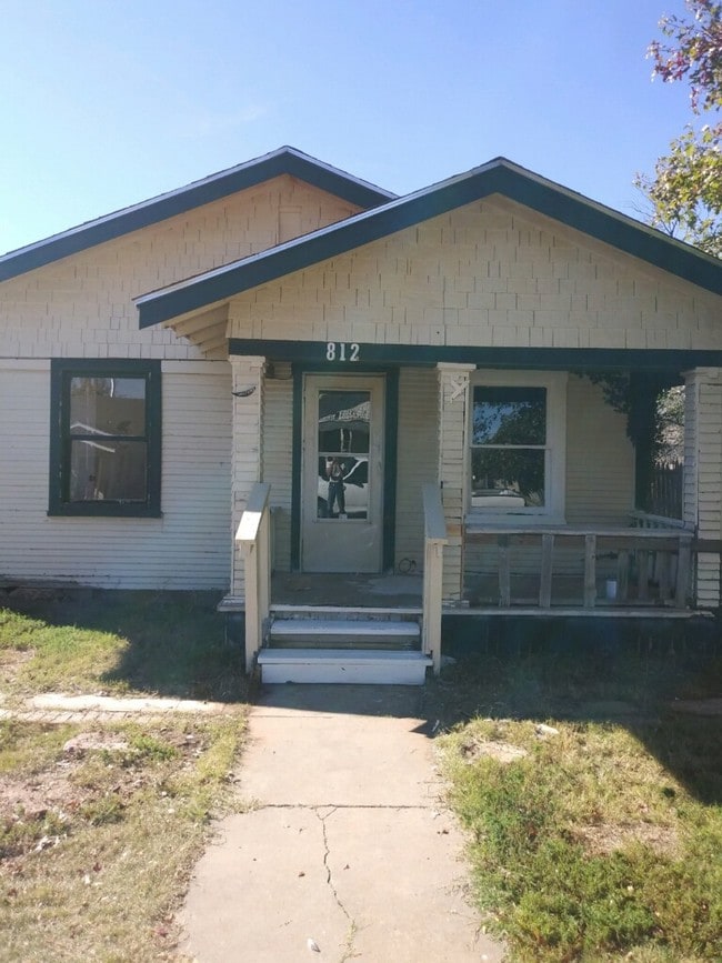 Primary Photo - 812 S Alabama St