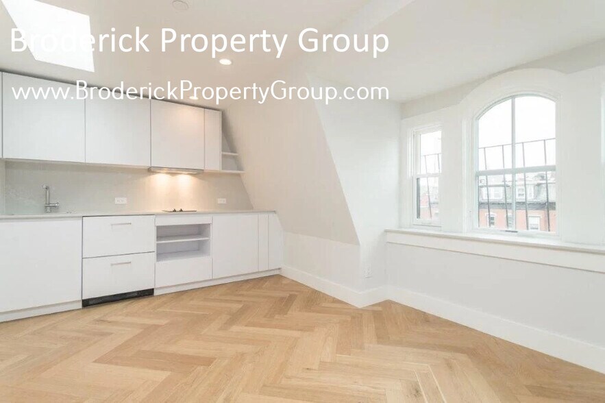 Building Photo - 464 Massachusetts Ave