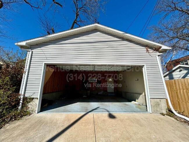 Building Photo - 5804 Pershing Ave