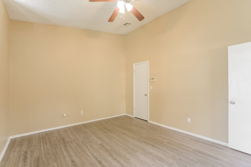 Building Photo - 616 Stoneridge Dr