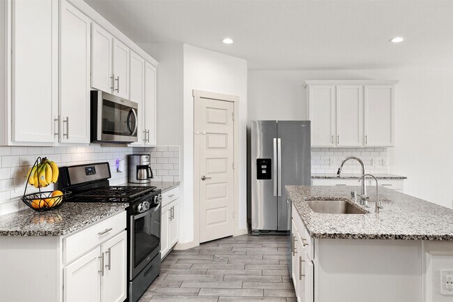 Building Photo - 2421 Mar Vis Ln