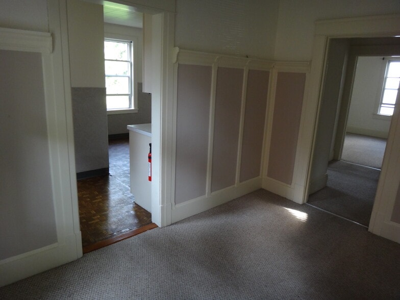 Building Photo - 52 Revell Ave