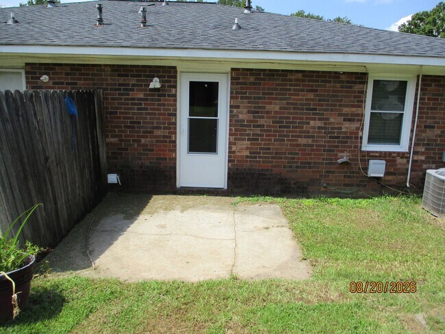 Building Photo - 459A Rachel Drive