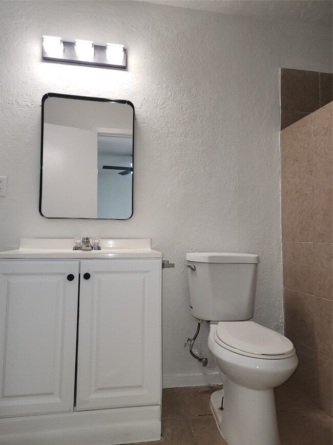 Building Photo - 14033 Garber Ln