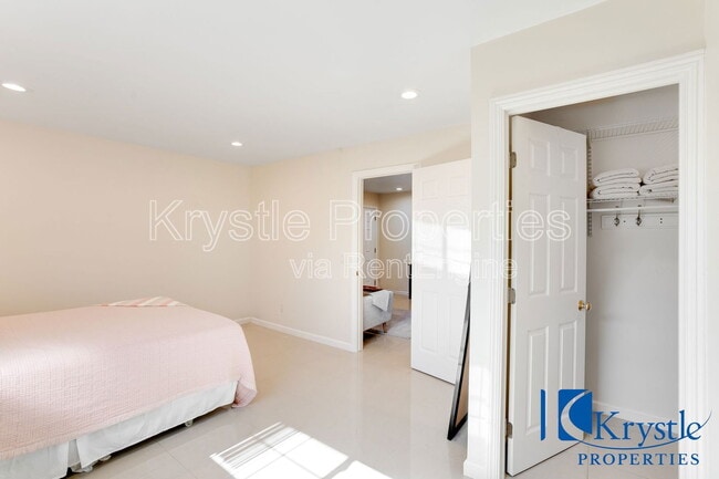 Building Photo - 118 Halabuk Ct