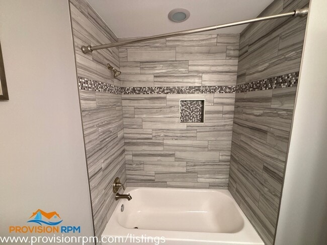 Building Photo - 625 Edwards Rd