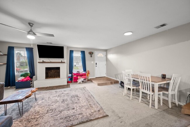 Building Photo - Charming 2-Bedroom Home in Virginia Beach