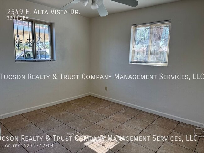 Building Photo - 2549 E Alta Vista St