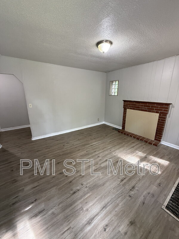 Building Photo - 6170 Emerald Ave