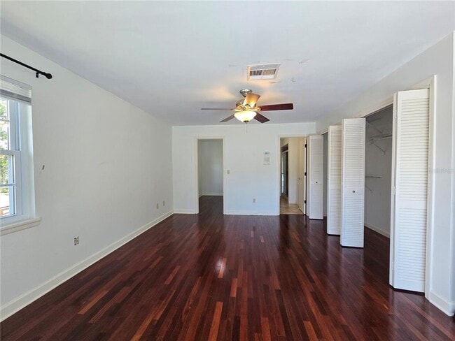 Building Photo - 300 Cypress Creek Cir