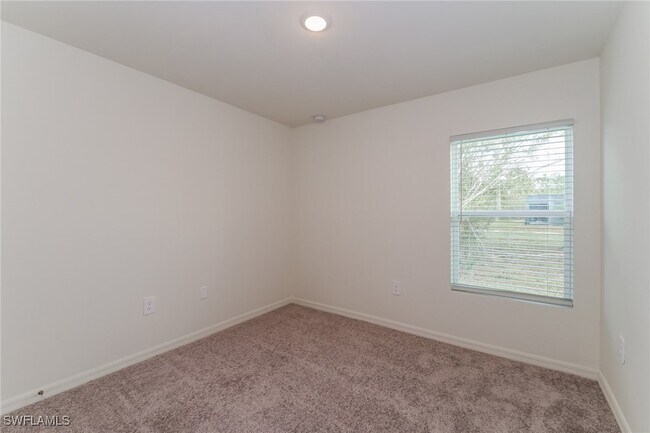 Building Photo - 4166 NW 40th Ave