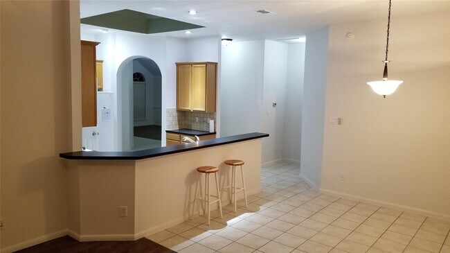 Building Photo - 935 Rock Springs Dr