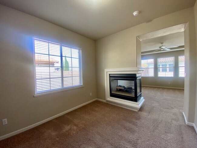 Building Photo - EXCEPTIONAL 4 BEDROOMS, 3 BATH, 3 CAR GARA...