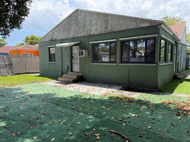Building Photo - 4761 NW 11th Ave