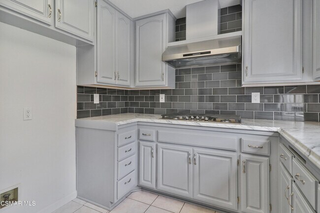 Building Photo - 4590 Fern Valley Ct