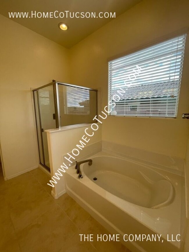 Building Photo - 38628 S Running Roses Ln