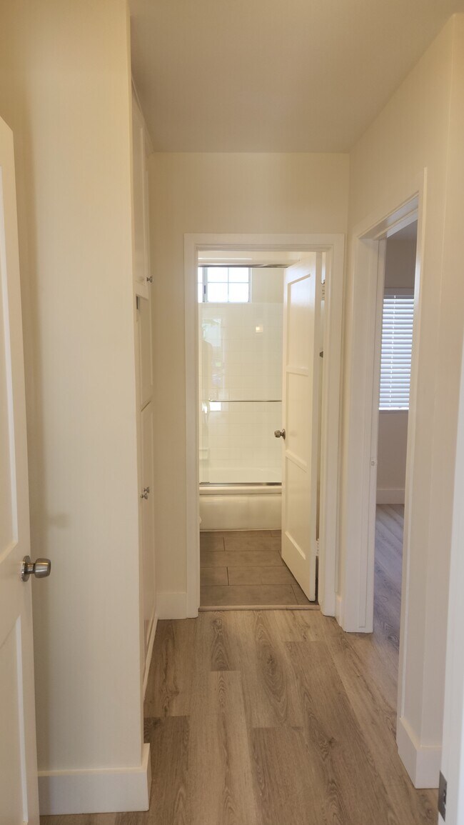 Building Photo - 18009 Bullock St