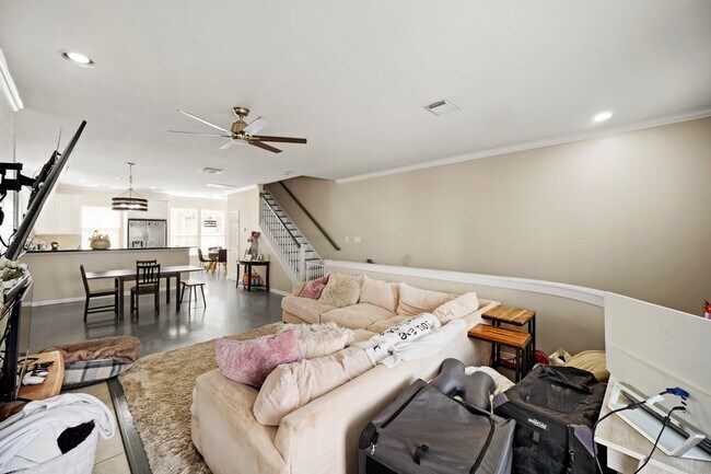 Building Photo - 2605 W Dallas St