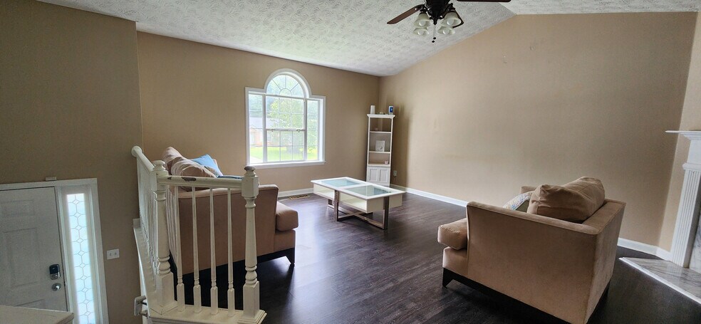Building Photo - Room in House on Valley Green Rd