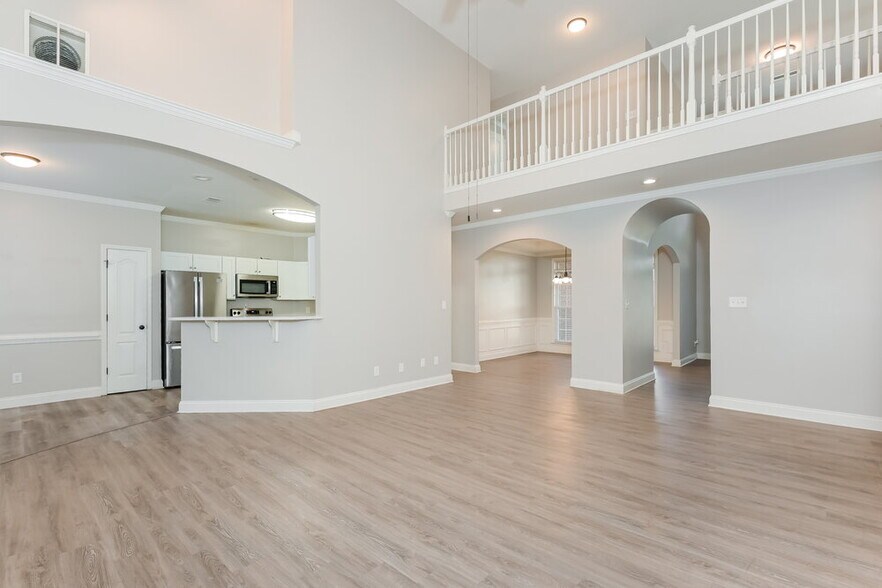 Building Photo - 3706 Weeping Way SW
