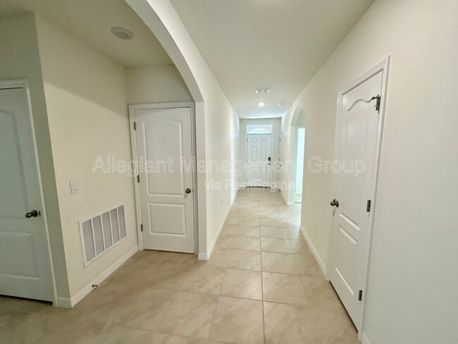 Building Photo - 5371 Pine Lilly Dr