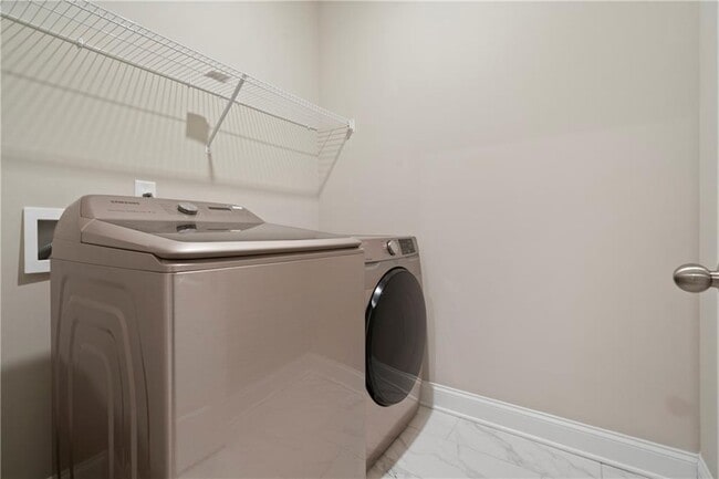 Building Photo - 2975 Western Highland Blvd