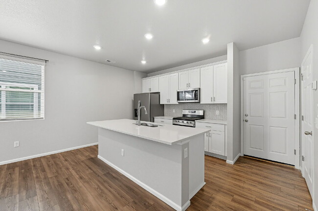 Building Photo - Stunning 3-Bed Townhome in Northglenn w/ 2...