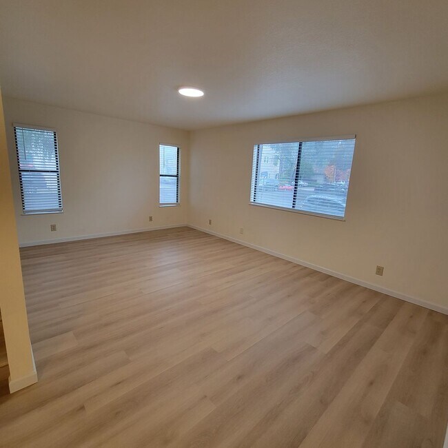 Building Photo - 931 Estudillo St