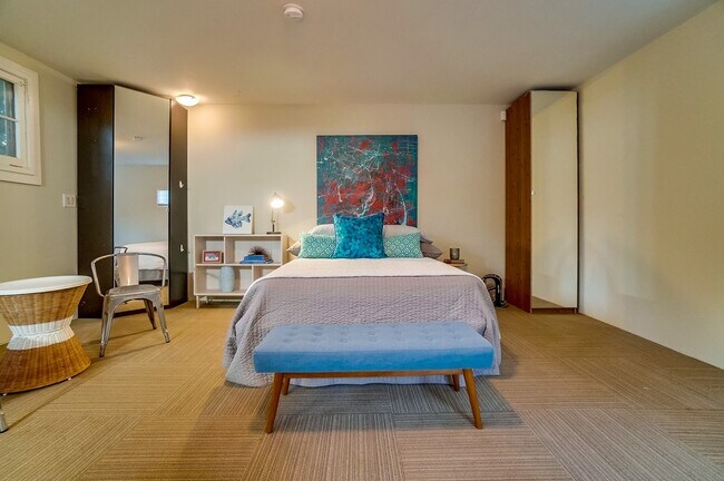 Building Photo - 3131 E Corto Pl