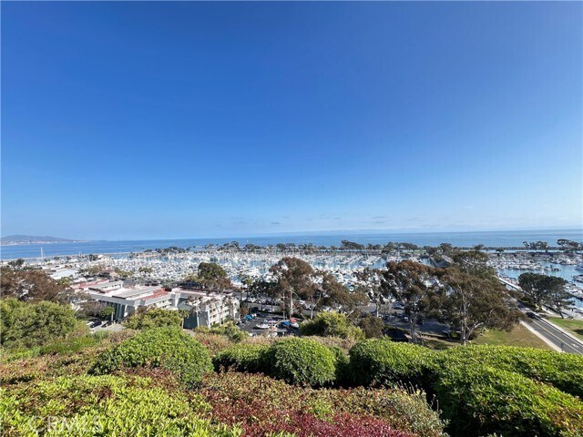 Building Photo - 25081 La Cresta Dr