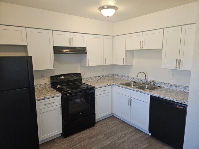 Building Photo - 1241 E Cinnabar Ave