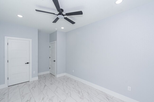 Building Photo - 6513 Avenue C