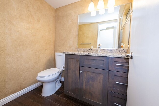 Building Photo - 2BR/2.5BA Townhome with garage - READY NOW!