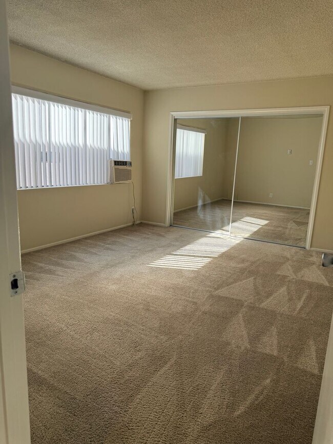 Building Photo - Valley Village-One Bedroom Apartment – Lig...